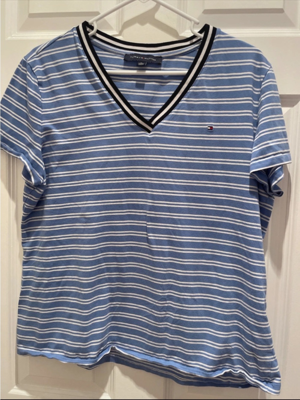 Tommy Hilfiger striped v-neck logo shirt size Large